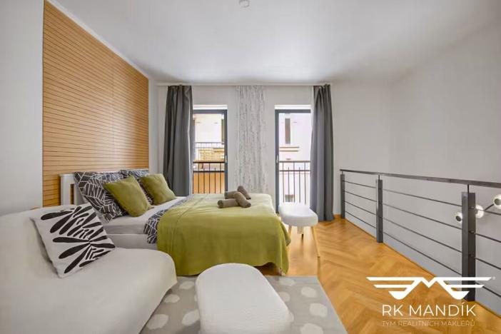 Pronájem bytu 2+kk, Praha - Karlín, Pernerova, 42 m2