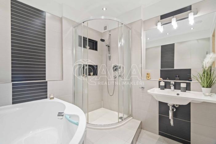 Prodej bytu 5+kk, Praha - Řepy, Španielova, 99 m2