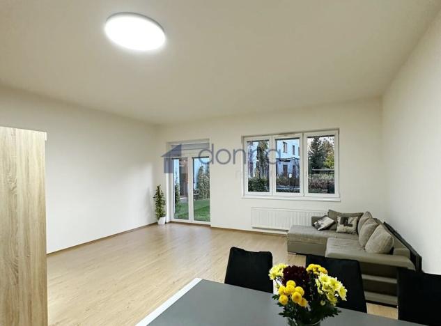 Pronájem bytu 1+kk, Praha, Březenská, 66 m2