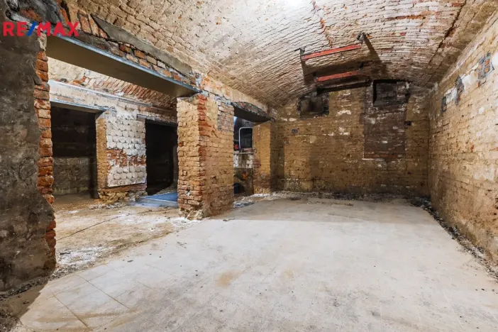 Pronájem obchodního prostoru, Praha - Žižkov, Seifertova, 110 m2