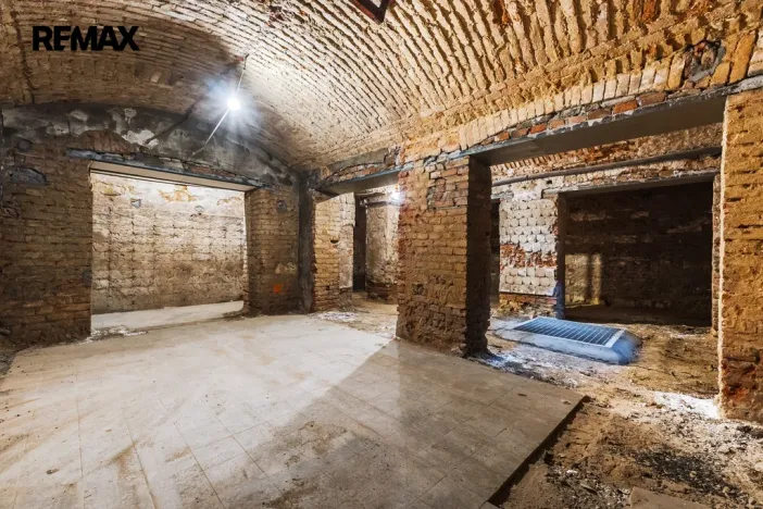 Pronájem obchodního prostoru, Praha - Žižkov, Seifertova, 110 m2