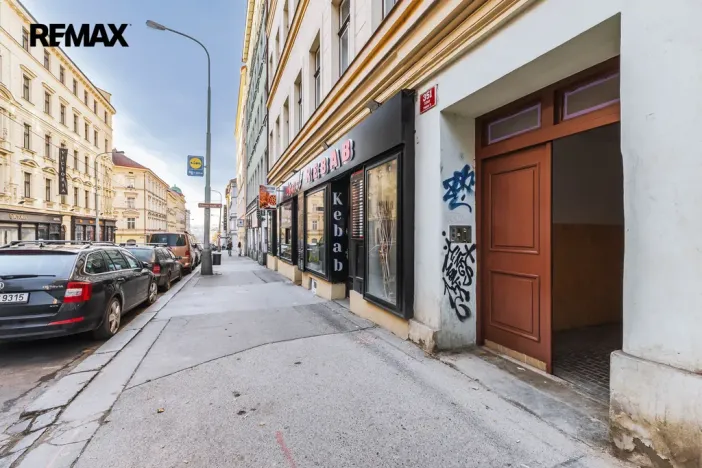 Pronájem obchodního prostoru, Praha - Žižkov, Seifertova, 110 m2