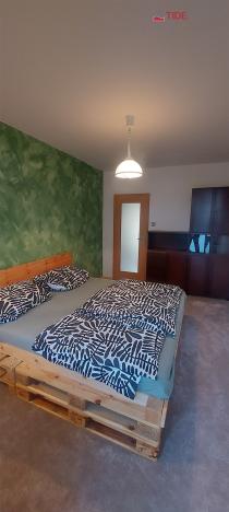 Pronájem bytu 3+1, Praha, Kunešova, 80 m2