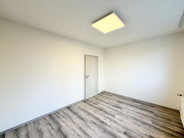 Pronájem bytu 3+1, Liberec - Liberec XIII-Nové Pavlovice, Bezová, 67 m2