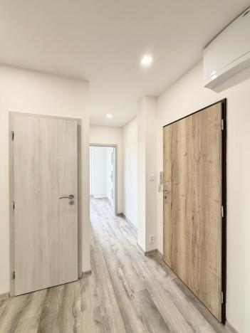 Pronájem bytu 3+1, Liberec - Liberec XIII-Nové Pavlovice, Bezová, 67 m2