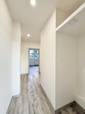 Pronájem bytu 3+1, Liberec - Liberec XIII-Nové Pavlovice, Bezová, 67 m2