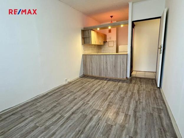 Pronájem bytu 2+kk, Kladno, Holandská, 40 m2