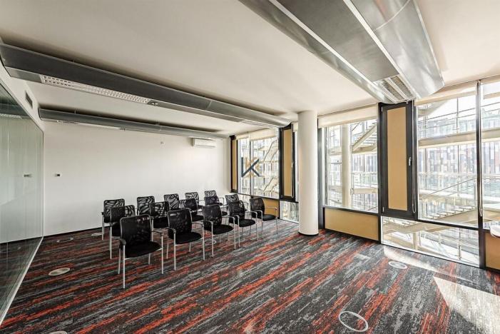 Pronájem kanceláře, Praha - Karlín, Karolinská, 537 m2