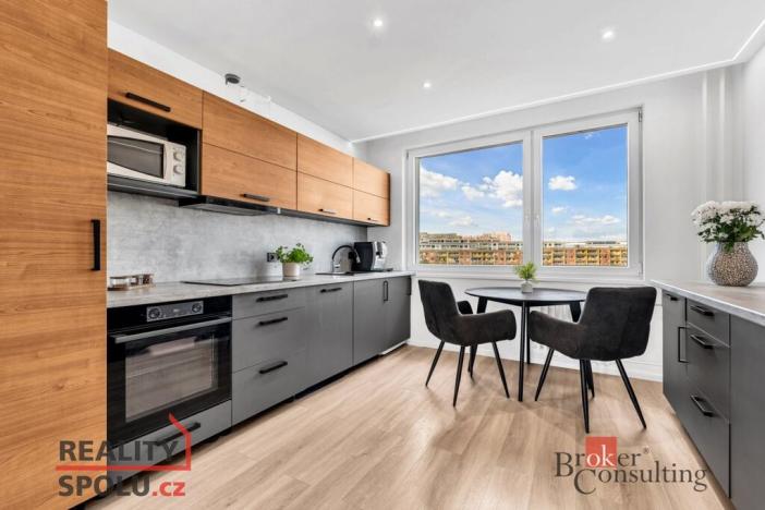 Prodej bytu 3+1, Praha - Černý Most, Kpt. Stránského, 75 m2