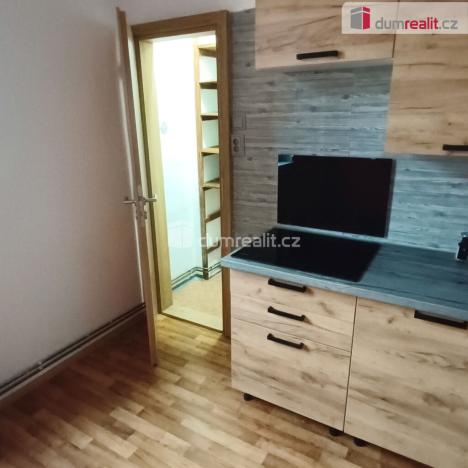 Pronájem bytu 2+1, Děčín - Děčín IV-Podmokly, Jungmannova, 69 m2