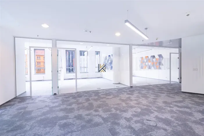 Pronájem kanceláře, Praha - Karlín, Karolinská, 1552 m2