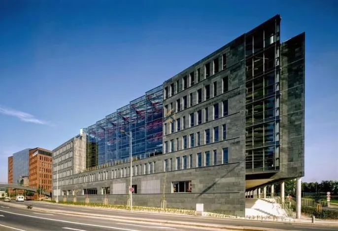 Pronájem kanceláře, Praha - Karlín, Karolinská, 1552 m2