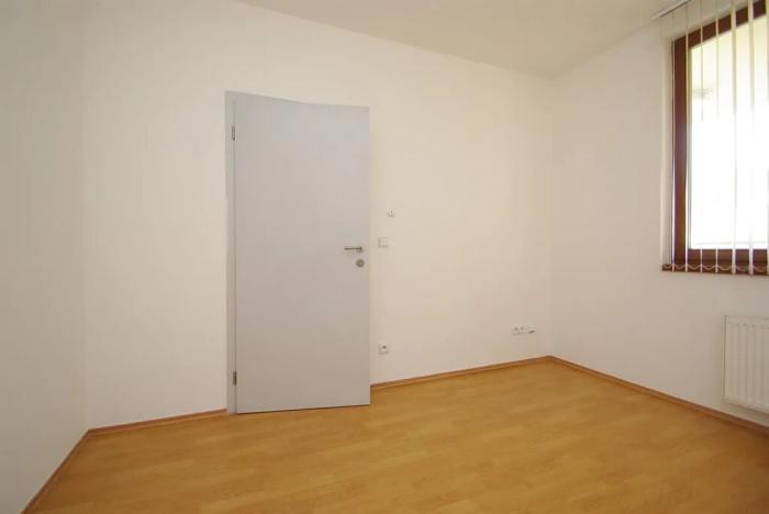 Pronájem kanceláře, Praha - Smíchov, Štefánikova, 63 m2