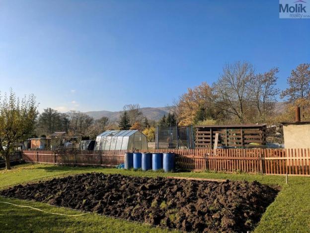 Prodej chaty, Chlumec, U zámeckého rybníka, 16 m2