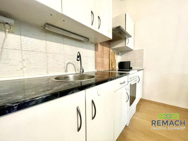 Pronájem bytu 2+kk, Zlín, Lorencova, 55 m2