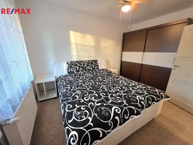 Prodej bytu 3+1, Krnov - Pod Bezručovým vrchem, Nádražní, 58 m2