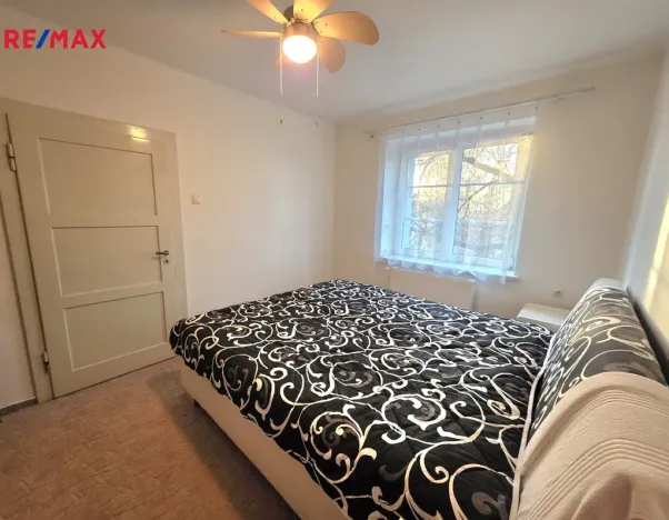 Prodej bytu 3+1, Krnov - Pod Bezručovým vrchem, Nádražní, 58 m2