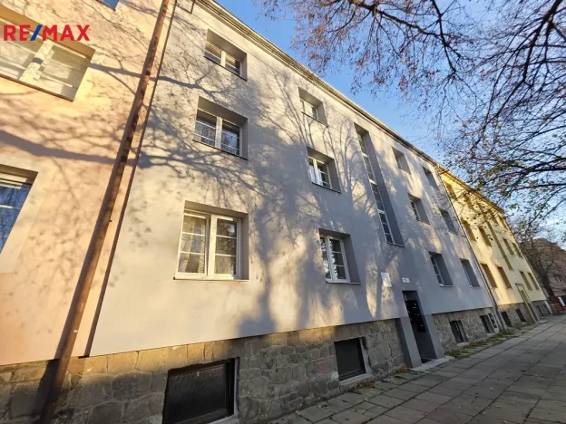 Prodej bytu 3+1, Krnov - Pod Bezručovým vrchem, Nádražní, 58 m2