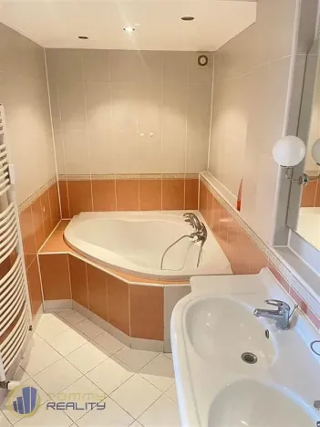 Prodej bytu 3+1, Praha - Dejvice, Evropská, 89 m2