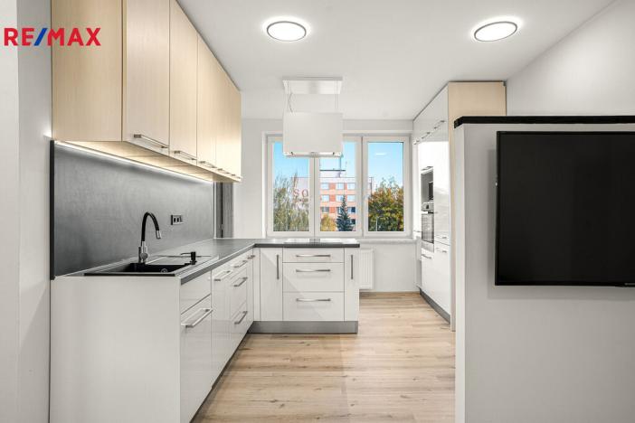 Prodej bytu 3+kk, Pardubice - Polabiny, Družstevní, 51 m2