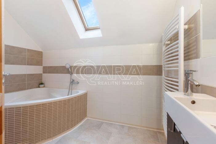 Prodej rodinného domu, Doubravčice, Českobrodská, 162 m2