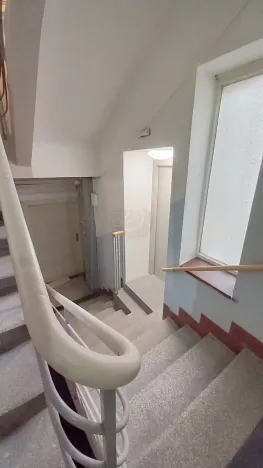 Pronájem bytu 1+1, Praha - Holešovice, Komunardů, 39 m2