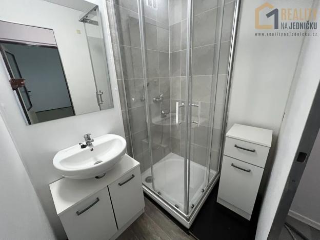 Pronájem bytu 1+kk, Ústí nad Orlicí, Na Pláni, 37 m2