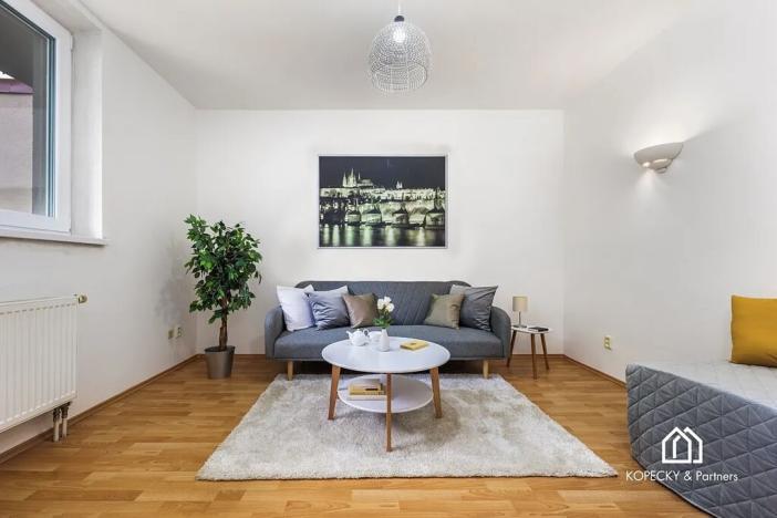 Prodej bytu 1+kk, Praha - Kbely, Toužimská, 29 m2