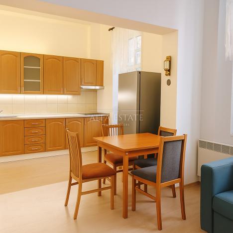 Prodej bytu 2+kk, Karlovy Vary - Stará Role, Závodu míru, 36 m2