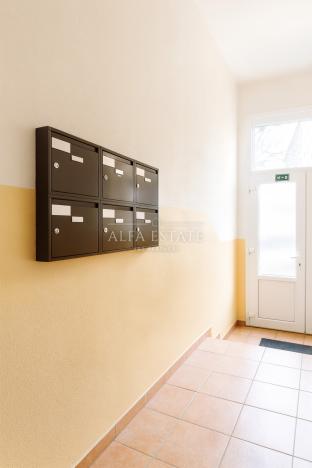 Prodej bytu 2+kk, Karlovy Vary - Stará Role, Závodu míru, 36 m2