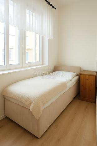 Prodej bytu 2+kk, Karlovy Vary - Stará Role, Závodu míru, 36 m2