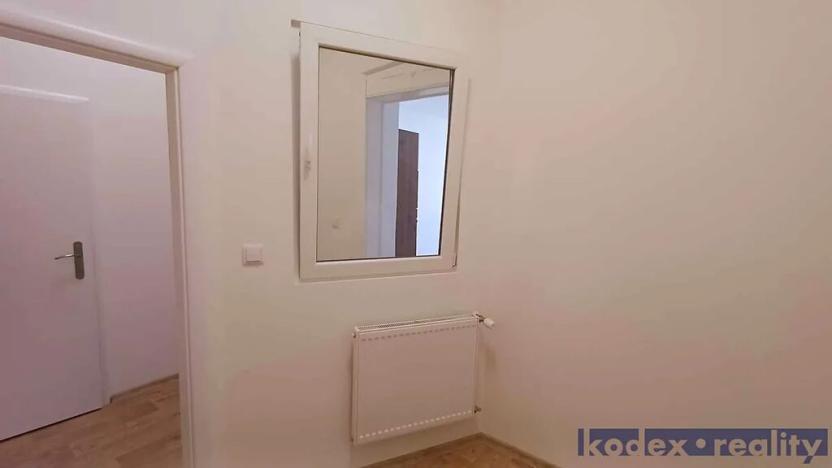 Pronájem bytu 2+kk, Hradec Králové, Československé armády, 34 m2