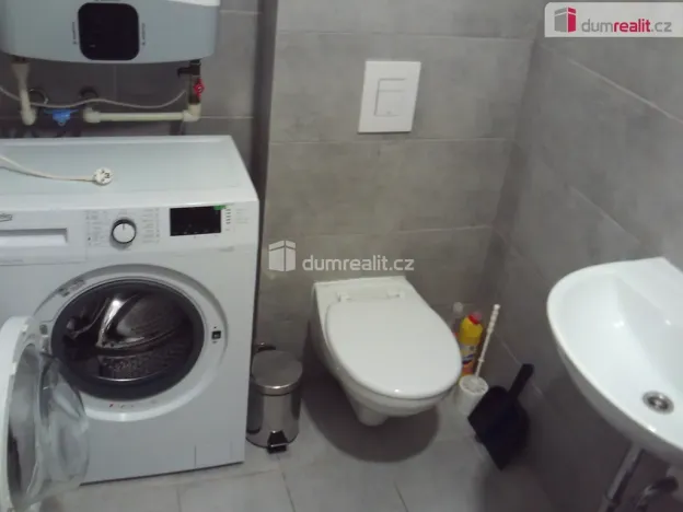 Pronájem bytu 1+kk, Dobrovice, Na Hložku, 30 m2