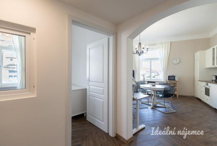 Pronájem bytu 2+kk, Praha - Vinohrady, Na Kozačce, 52 m2