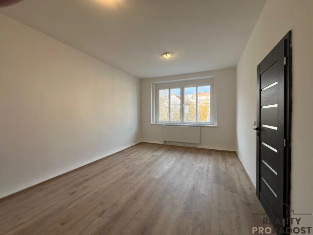 Pronájem bytu 2+1, Kladno, Poštovní náměstí, 68 m2