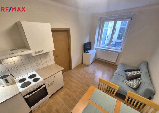 Prodej bytu 2+kk, Praha - Žižkov, Radhošťská, 50 m2