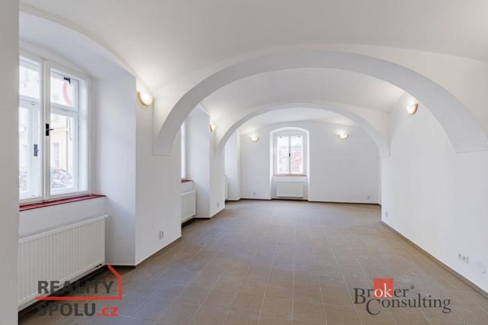 Pronájem obchodního prostoru, Jihlava, Čajkovského, 131 m2