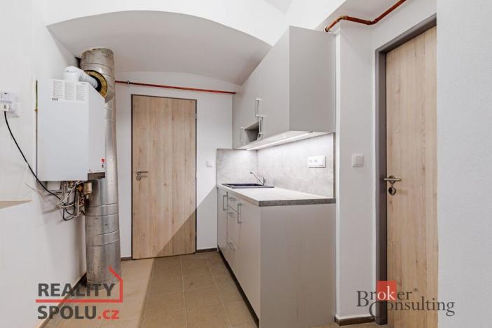 Pronájem obchodního prostoru, Jihlava, Čajkovského, 131 m2