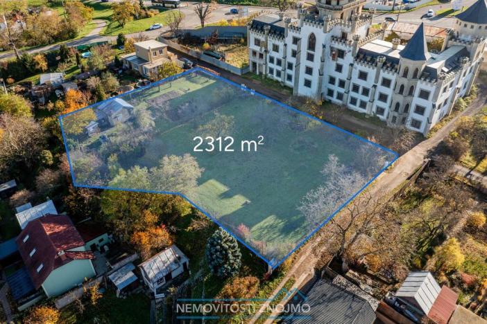 Prodej komerčního pozemku, Znojmo, Suchohrdelská, 2312 m2
