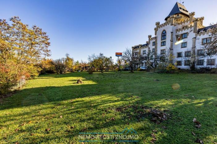 Prodej komerčního pozemku, Znojmo, Suchohrdelská, 2312 m2