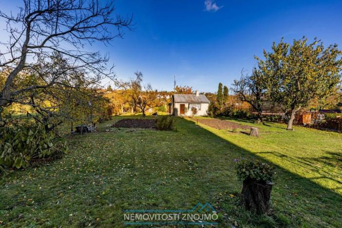 Prodej komerčního pozemku, Znojmo, Suchohrdelská, 2312 m2