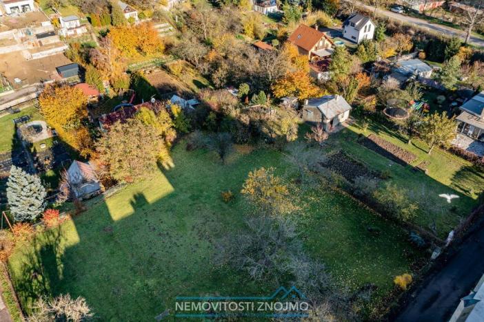 Prodej komerčního pozemku, Znojmo, Suchohrdelská, 2312 m2