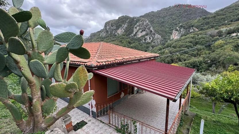 Prodej rodinného domu, San Piero Patti, Itálie, 130 m2