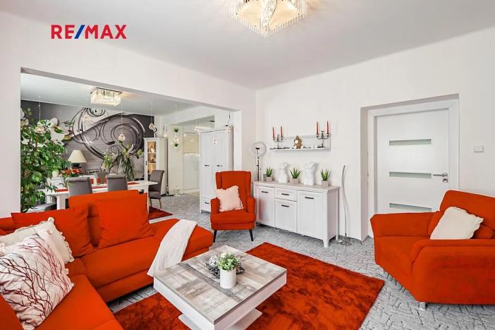 Prodej vícegeneračního domu, České Velenice, Komenského, 247 m2