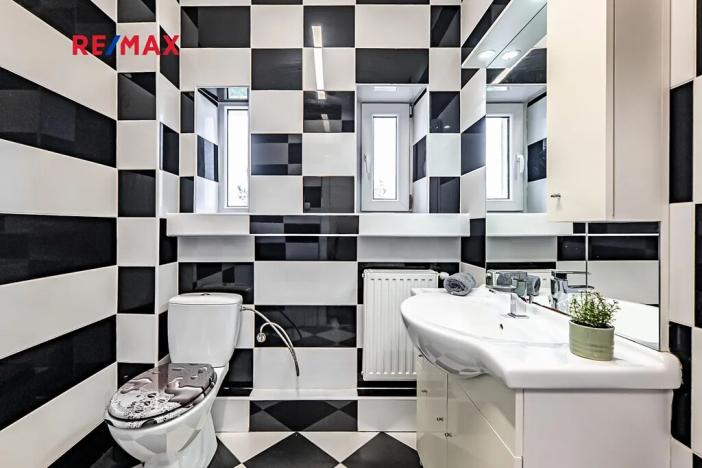 Prodej vícegeneračního domu, České Velenice, Komenského, 247 m2