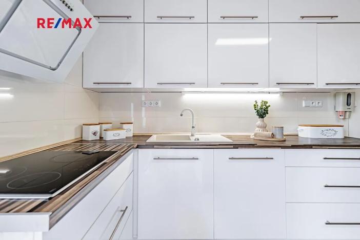 Prodej vily, České Velenice, Komenského, 247 m2