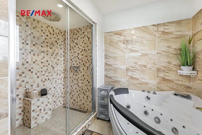 Prodej vily, České Velenice, Komenského, 247 m2