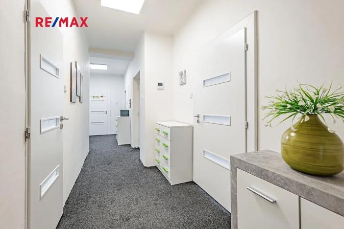 Prodej rodinného domu, České Velenice, Komenského, 247 m2