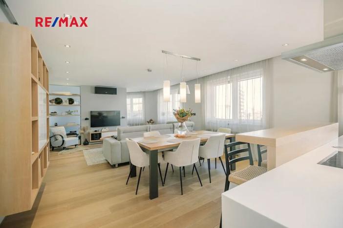 Prodej atypického bytu, Pardubice, Nerudova, 160 m2