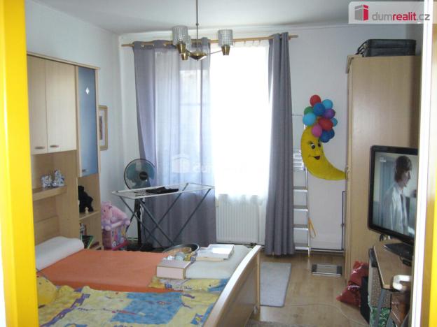 Pronájem bytu 2+1, Děčín - Děčín IV-Podmokly, Revoluční nám., 58 m2